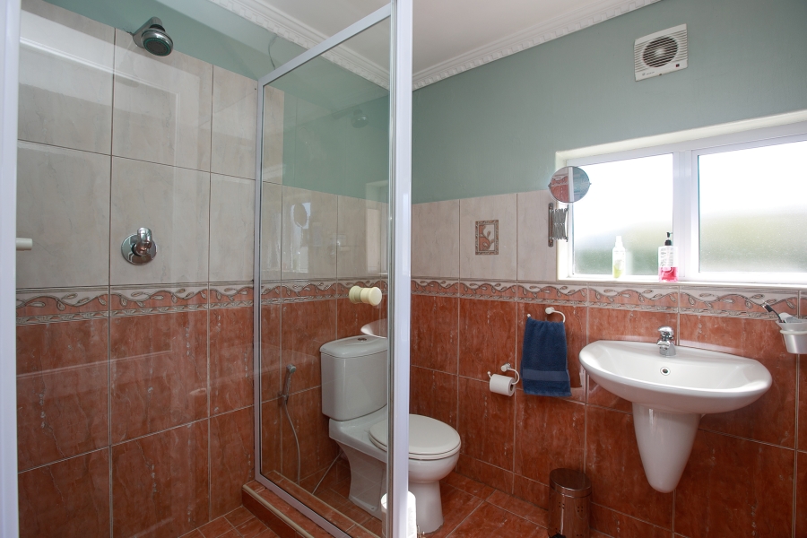 5 Bedroom Property for Sale in Claremont Western Cape